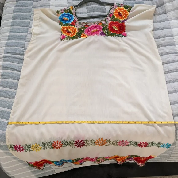 Vintage embroidered caftan - Picture 6 of 7